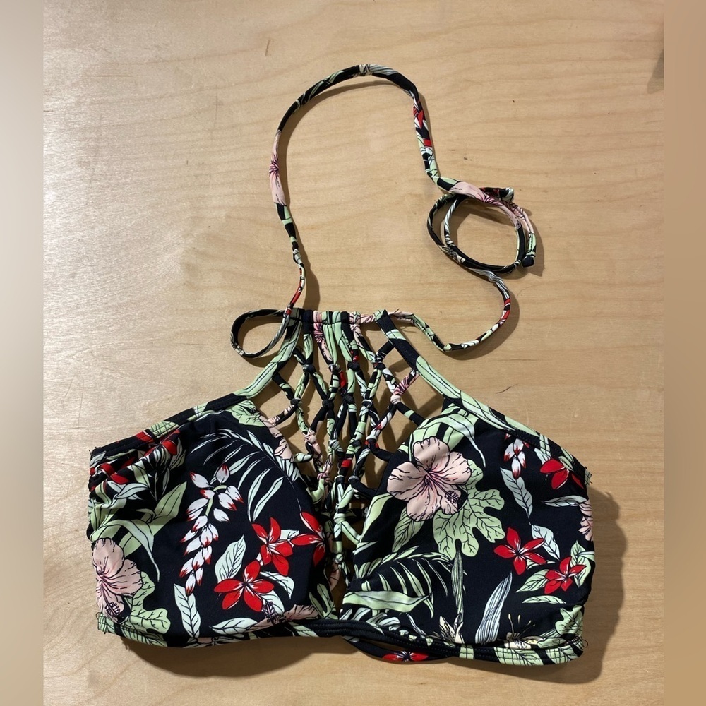Rue Bleu by Rue 21 Floral Halter Bikini Top Size Medium (AL)
